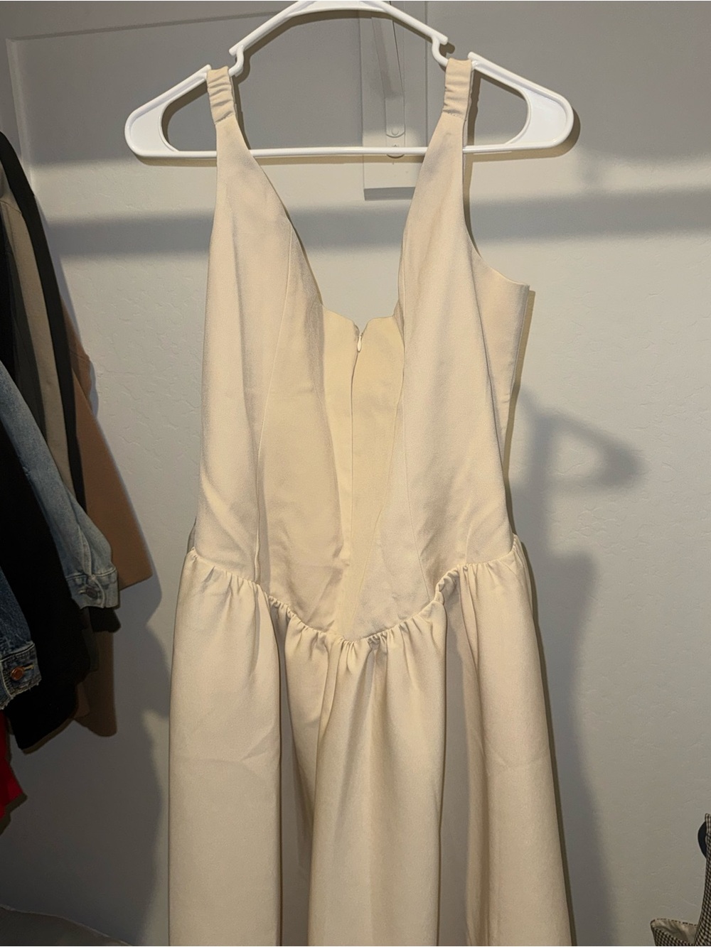 PrettyLittleThing Cream Scoop-Neck Midi Dress - Picture 5 of 5